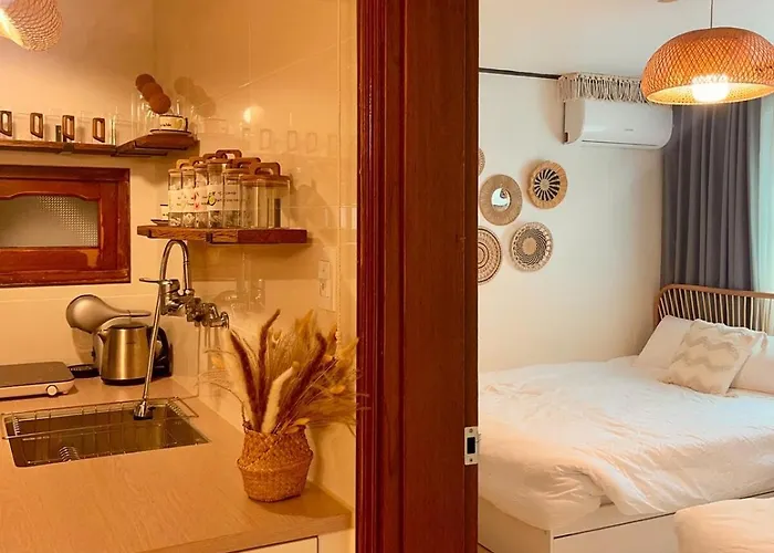 아파트 Piristay Boasting A Healing Space In The Center And A Unique Feeling Of Vacation Spot