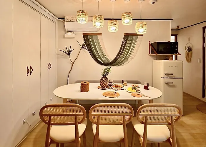 아파트 Piristay Boasting A Healing Space In The Center And A Unique Feeling Of Vacation Spot