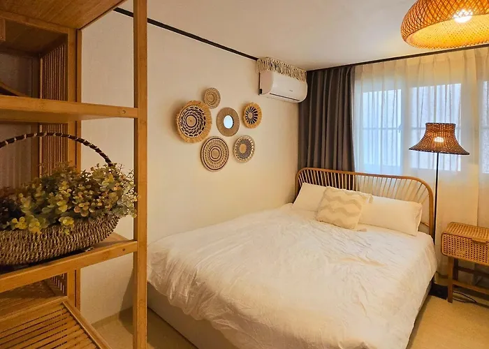 아파트 Piristay Boasting A Healing Space In The Center And A Unique Feeling Of Vacation Spot